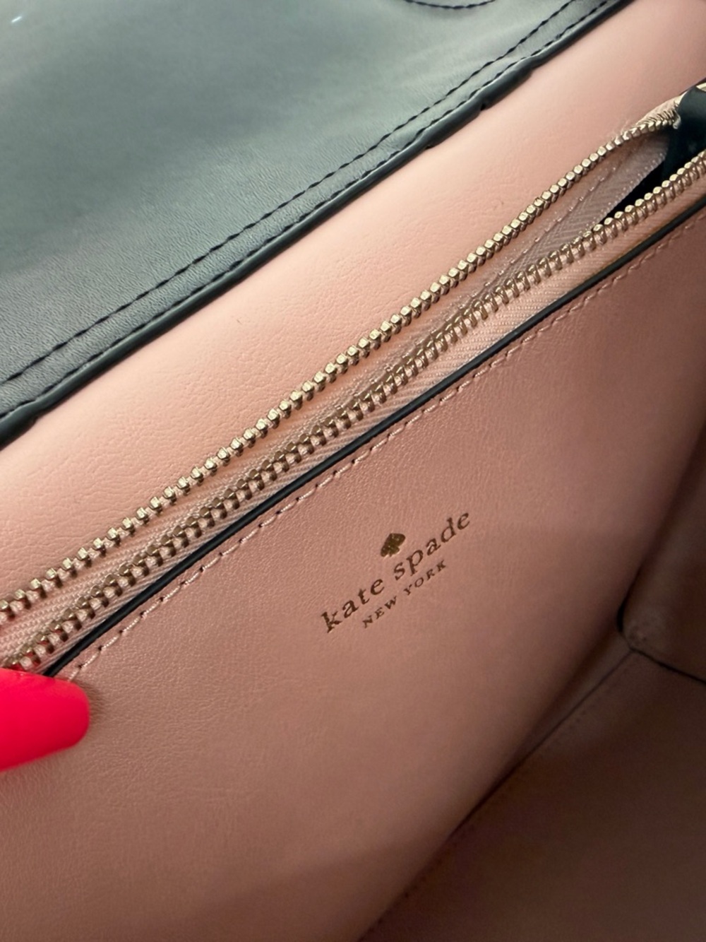 KATE SPADE Black Leather Backpack with Light Pink Inside - Picture 4 of 6